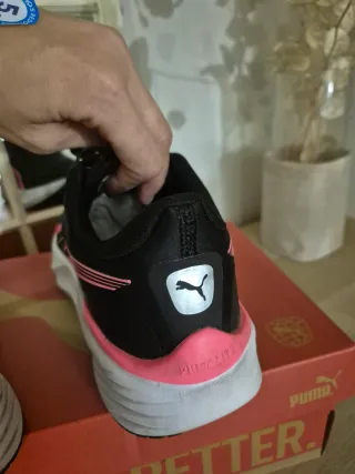 Zapatillas Puma Negras y Rosas