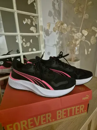 Zapatillas Puma Negras y Rosas