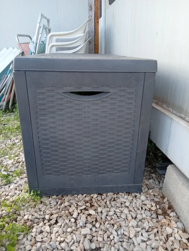 Baúl de resina gris