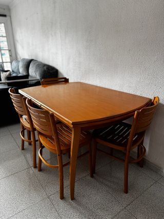 Mesa extensible madera y 4 sillas