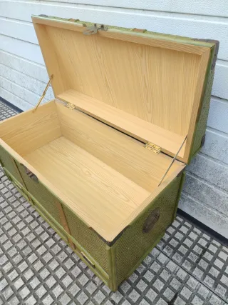 Baúl con cajón de madera y bambú