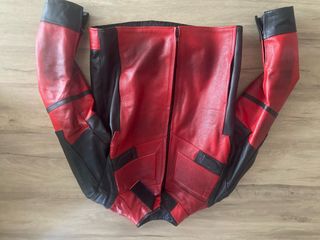 Chaqueta Moto Deadpool Roja y Negra