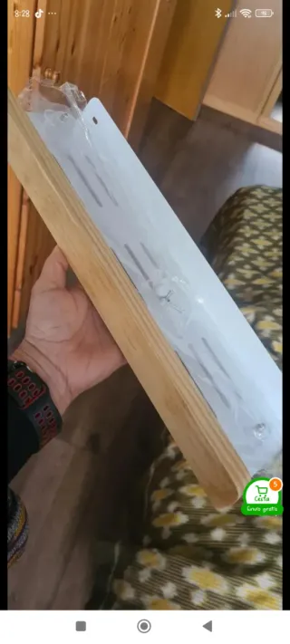 2 Scaffali in legno e metallo