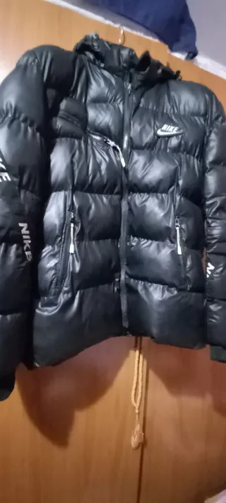 Chaqueta acolchada Nike negra