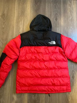 Chaqueta The North Face Roja y Negra