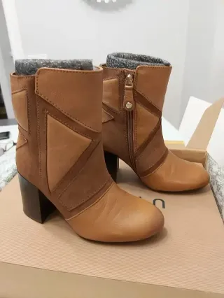 Botines marrones de piel y ante