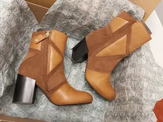 Botines marrones de piel y ante