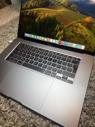 MacBook Pro 16” 2019 Plata
