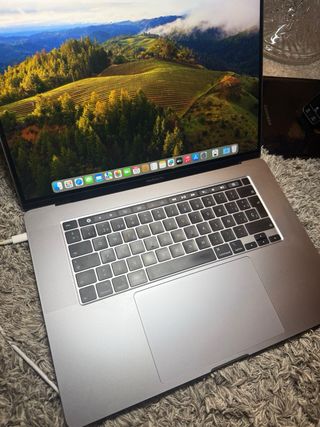 MacBook Pro 16” 2019 Plata