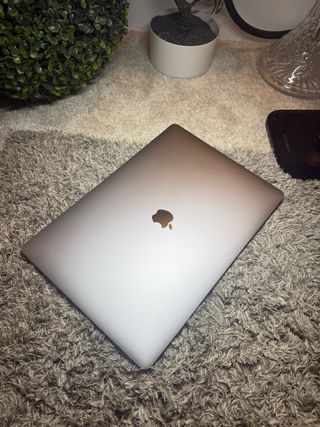 MacBook Pro 16” 2019 Plata