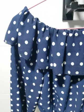 Blusa corta lunares volantes manga larga