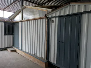 Caseta prefabricada metálica exterior