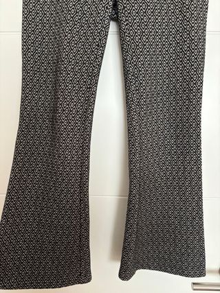 Pantalones acampanados Forever 21 talla XS