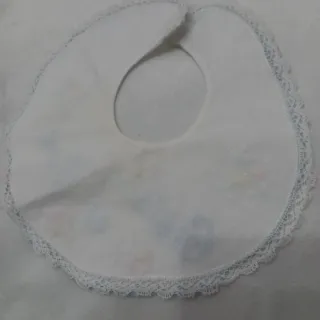Bavaglino vintage ricamato a mano