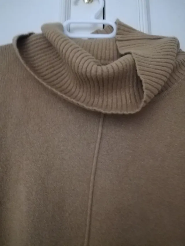 Jersey cuello vuelto marrón talla única