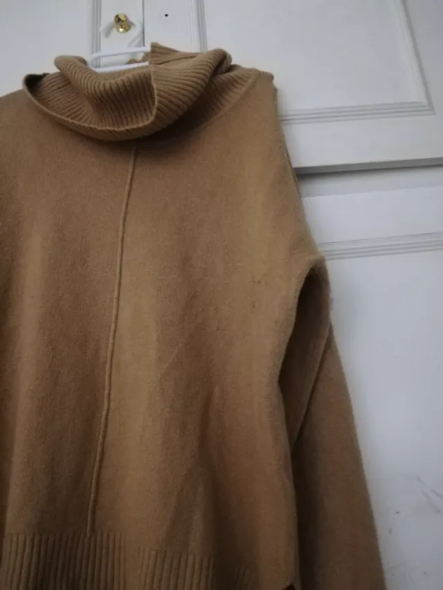 Jersey cuello vuelto marrón talla única