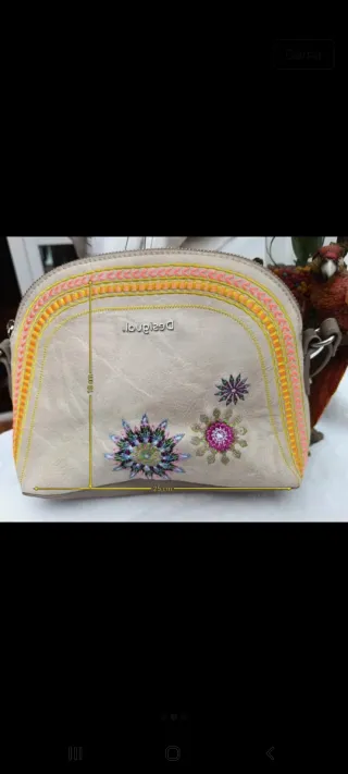 Bolso Desigual Beige con Bordados