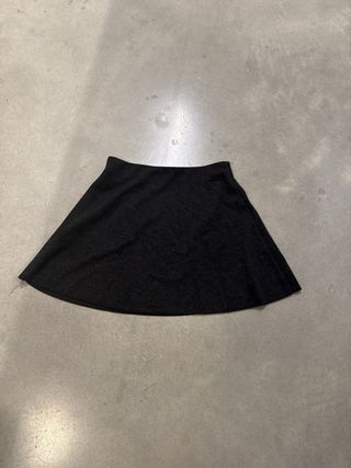 Falda Zara gris oscuro