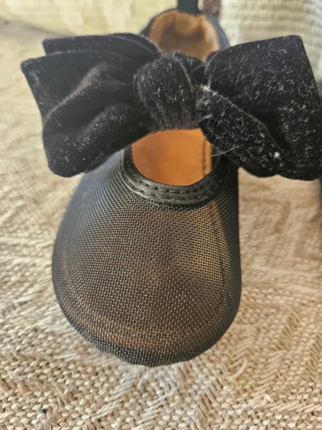 Merceditas bebé lazo negro H&M