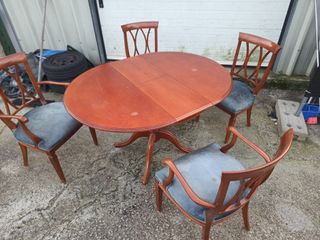 Mesa redonda madera con 4 sillas