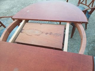 Mesa redonda madera con 4 sillas