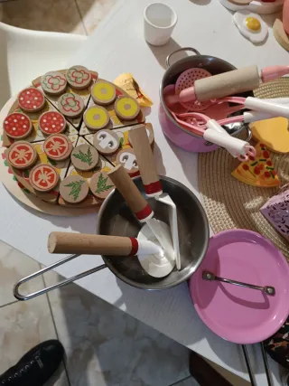 Cucina giocattolo in legno