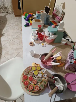 Cucina giocattolo in legno