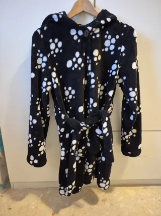 Bata polar mujer estampado huellas