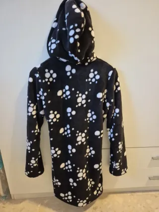 Bata polar mujer estampado huellas