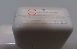 Cargador Apple 30W USB-C iPad, iPhone, MacBook Air