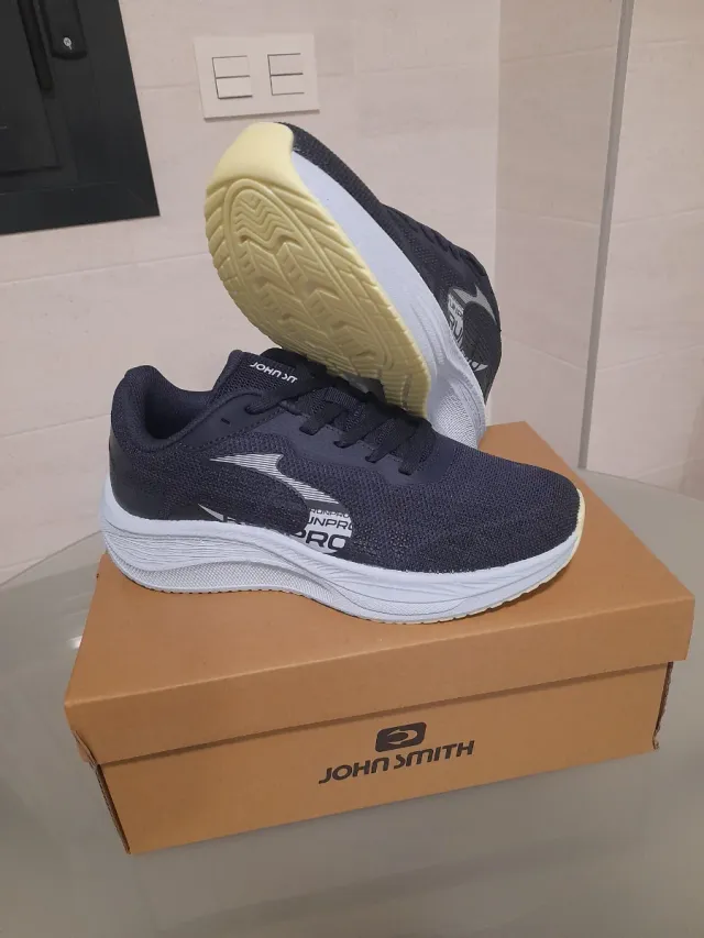 Zapatillas John Smith azul marino y Blancas