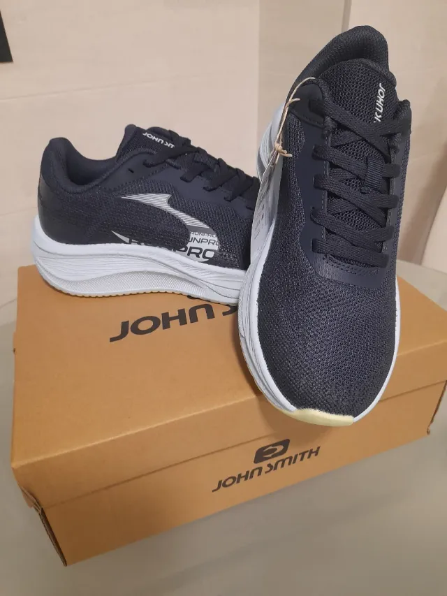 Zapatillas John Smith azul marino y Blancas