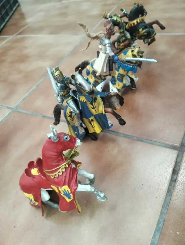 Figuras Caballeros Medievales