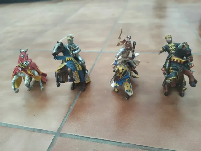 Figuras Caballeros Medievales