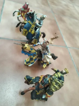 Figuras Caballeros Medievales