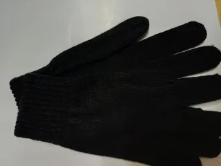 Guantes de lana negros