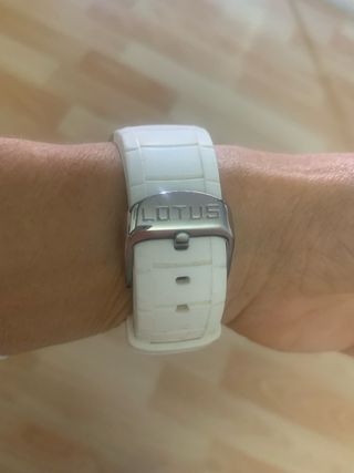 Reloj Lotus Blanco y Dorado