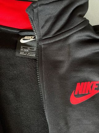 Sudadera Nike Negra y Roja