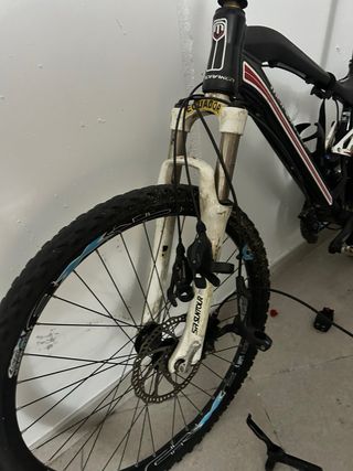 Bicicleta Mondraker sin manillar sr suntour