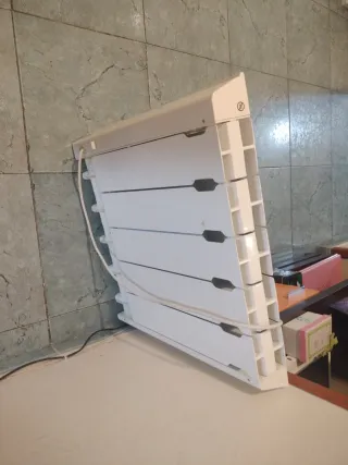 Calefactor eléctrico blanco