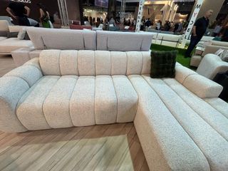 Sofá modular beige y verde