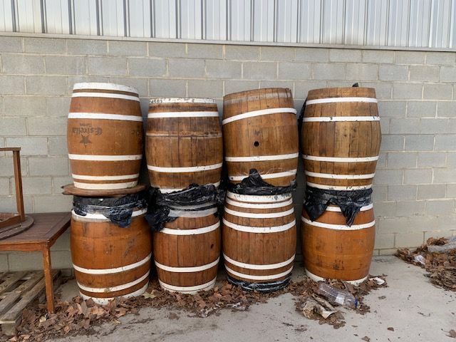 Pack 8 Barricas de Madera Estrella Damm