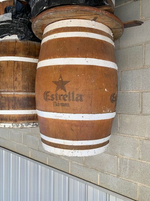 Pack 8 Barricas de Madera Estrella Damm