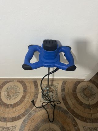 Batidora de obra azul