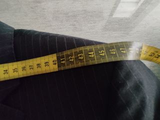 Traje de chaqueta gris oscuro