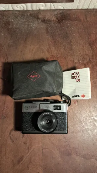 Cámara Agfa Isoly 100 con funda e instrucciones