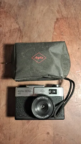Cámara Agfa Isoly 100 con funda e instrucciones