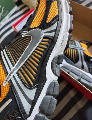 Nike Vomero 5 Negro Amarillo