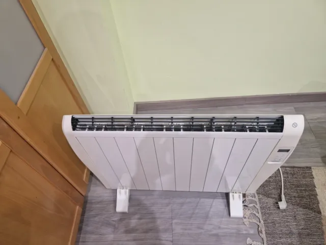 Calefactor eléctrico blanco