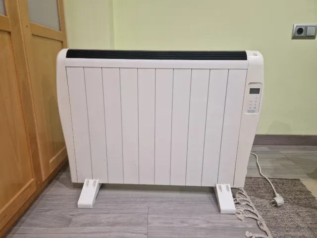 Calefactor eléctrico blanco